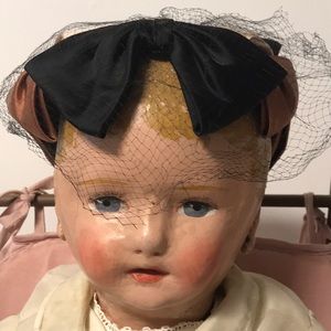 Vintage hat with satin bows & veil